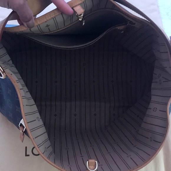 Bag - Picture 2 of 4